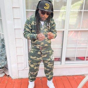 Meet your Posher, Demario